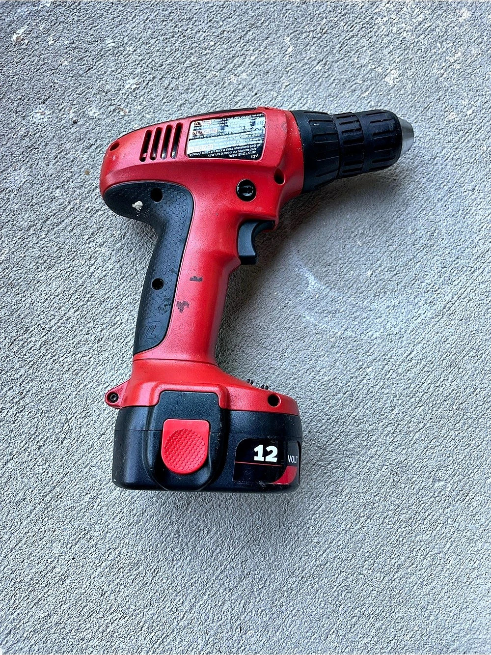 Skil 12V cordless drill Red & Black